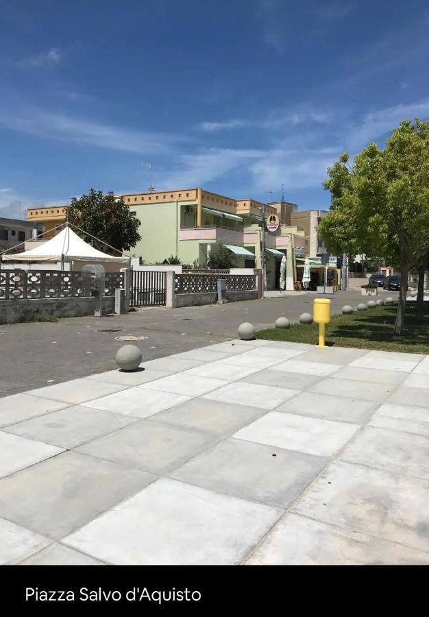 Casa Centralissima Torre Dell Orso 100M Dal Mare توري ديل أورسو المظهر الخارجي الصورة